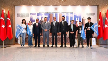 Erzurum'da Türkmeneli Vakfı yöneticileri Vali Baruş'u makamında ziyaret etti