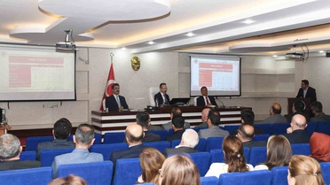 Ardahan'da Vali Yamlı başkanlığında eğitim kurumu müdürleri toplantısı gerçekleştirildi