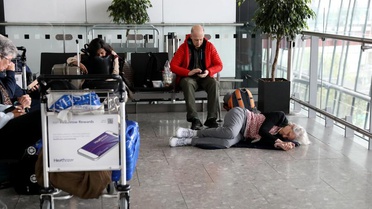 İngiltere'de teknik arıza sonrası 177 uçuş daha iptal edildi