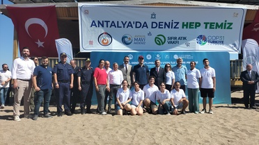 Manavgat'ta uydu takılı yeşil deniz kaplumbağası Hanzala denize bırakıldı