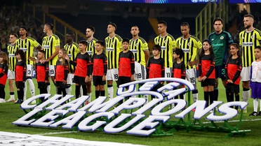Ayakta alkışlandı! Fenerbahçe taraftarı yıldız isim için ''O olmasaydı halimiz haraptı'' diyor