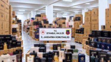 Bağcılar'da 200 bin şişe sahte parfüm ele geçirildi, 2 kişi gözaltına alındı