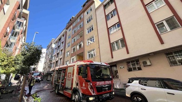 Bahçelievler'de boşaltılan 7 katlı binanın çatısındaki yangın söndürüldü