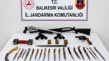 Balıkesir Bandırma ve Ayvalık'ta silah operasyonunda 10 şüpheli yakalandı