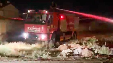 Konya Karapınar'da boş arazide çıkan yangın evlere sıçramadan söndürüldü