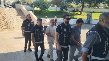 Datça açıklarında yakalanan 9 FETÖ şüphelisi ile tekne kaptanı adliyeye sevk edildi