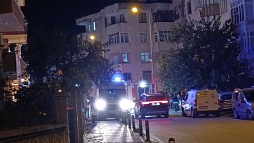 Düzce Akçakoca'da apartmanın giriş katında çıkan yangın itfaiye ekiplerince söndürüldü