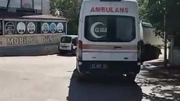 Elazığ'da yolun karşısına geçmeye çalışan 70 yaşındaki adam aracın çarpmasıyla hayatını