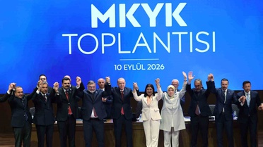 Foça Belediye Başkanı Saniye Bora Fıçı AK Parti’ye katıldı