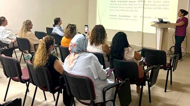 Gelibolu'da kadınlara kanser taraması anlatıldı, erken teşhisin önemine dikkat çekildi