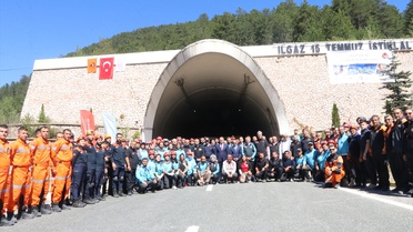 Çankırı'da Ilgaz Tüneli'nde deprem, kaza ve yangın tatbikatı gerçekleştirildi