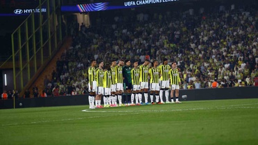 Fenerbahçe Roma maçına Beşiktaş derbisine göre 4 değişiklikle çıktı