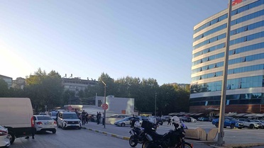 Kastamonu Belediyesi önünde silah ve kılıçla eylem yapan şahıs gözaltına alındı