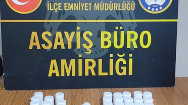 Bergama'da uyuşturucu operasyonunda bin 558 hap ele geçirildi, 2 şüpheli tutuklandı