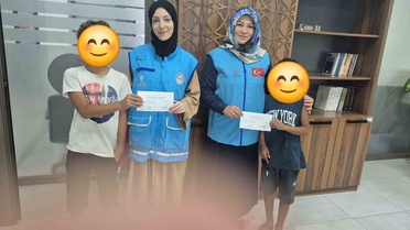 Köyceğiz'de ihtiyaç sahibi öğrencilere kırtasiye hediye çeki verildi