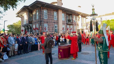 Kurtuluş coşkusu Tarihi Belediye Binası’na taşındı