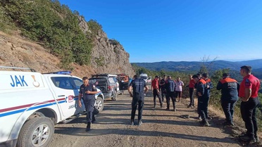 Kastamonu Taşköprü'de kuşburnu toplayan kişi 50 metrelik uçuruma yuvarlandı