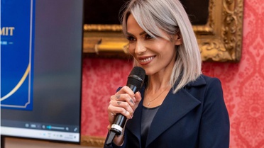 Londra'daki uluslararası barış gecesine Dil Bilimci Derya Şahin de katıldı