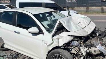 Samsun Atakum'da otomobil minibüse arkadan çarptı, 4 kişi yaralandı
