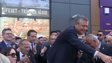 Özgür Özel Ardahan'da esnafı dinledi, iktidarın kara düzenini eleştirdi
