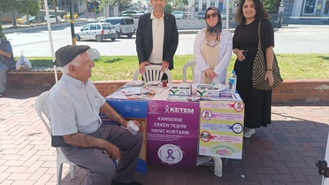 Tosya'da sağlık haftası standında vatandaşlara boy, şeker ve tansiyon ölçümü yapıldı