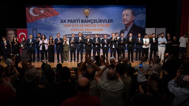 Bahçelievler'de CHP'li 3 meclis üyesi AK Parti'ye geçti