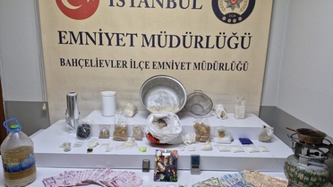 Bahçelievler'de uyuşturucu operasyonunda 4 şüpheli gözaltına alındı