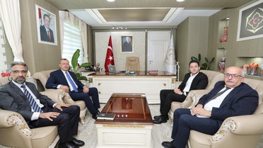 BEÜ Rektörü Elmastaş, Hizan Kaymakamı Öztürk'ü ziyaret etti
