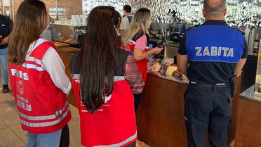Tekirdağ Çorlu'da esnaf ziyaret edilerek çocuk işçiliğine karşı bilgilendirildi