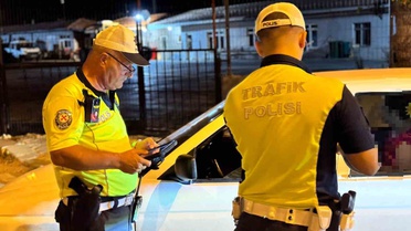 Edirne'de ehliyetsiz sürücü polisten kaçtı, 230 bin lira ceza kesildi