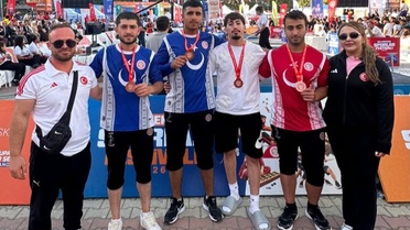 Elazığlı sporcular İstanbul'da mas g&uuml;reşinde 1 şampiyonluk ve 3 &uuml;&ccedil;&uuml;nc&uuml;l&uuml;k aldı