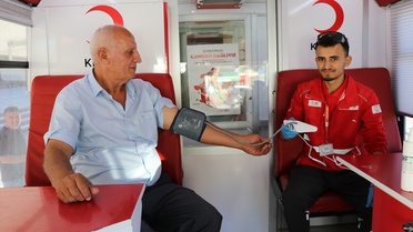 Amasya Suluova'da emekli astsubay 50'nci kayıtlı kan bağışını yaptı