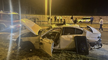 Erzurum Palandöken'de kaldırıma çıkan otomobilde 4 kişi yaralandı