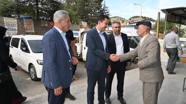 Hizan Kaymakamı Öztürk esnaf ve vatandaşlarla bir araya geldi