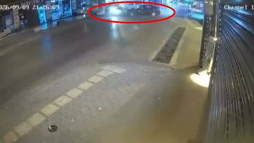 Bursa Yıldırım'da iki otomobil kafa kafaya çarpıştı, sürücüler yaralandı