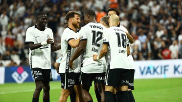 Beşiktaş evinde Erzurumspor FK'yı 3-0 yenerek iç saha serisini sürdürdü