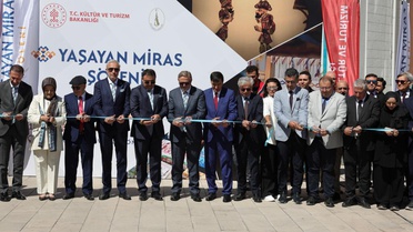 Kütahya'da Yaşayan Miras Şöleni kortej yürüyüşüyle başladı