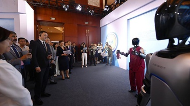 ŞİÖ üyeleri Beijing'de temel eğitim merkezi açtı, odak yapay zeka ve öğretmen eğitimi