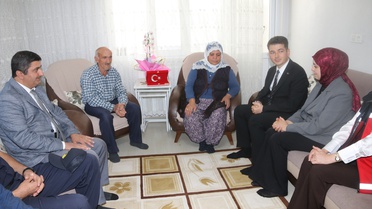 Taşova Kaymakamı Bayram'dan şehit ailesine ziyaret
