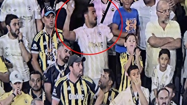 Ünlü şarkıcı Sinan Akçıl, Kadıköy'de yaşananları anlattı: Su şişesi tam önümde atıldı