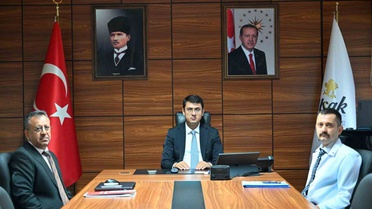 Uşak'ta Vali Kartal başkanlığında sağlık hizmetleri masaya yatırıldı