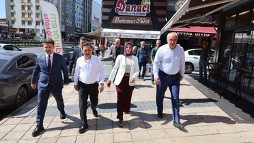 Kayseri Valisi Çiçek, Tacettin Veli Mahallesi'nde esnafın taleplerini dinledi