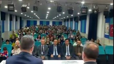 Ardahan Valisi Yamlı, yeni eğitim yılı öncesi öğretmenlerle buluştu