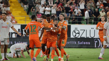 Süper Lig'de Corendon Alanyaspor ile Göztepe 2-2 berabere kaldı