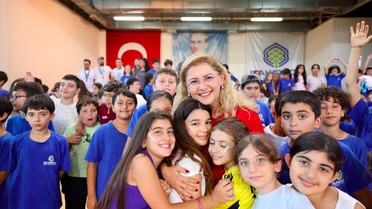 Bakırköy'de eğitim desteği arttı, lise öğrencilerine aylık 5 bin TL verilecek