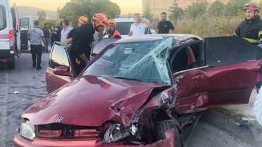 Bilecik'te otomobil hafif ticari araca çarptı, 1'i ağır 3 yaralı