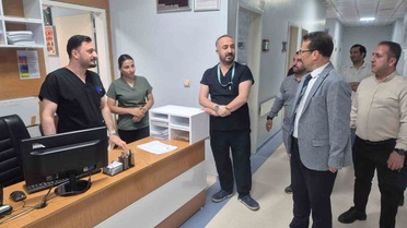 Cizre Devlet Hastanesi Başhekimi Sapan, çocuk ve palyatif servisinde hastaları ziyaret etti