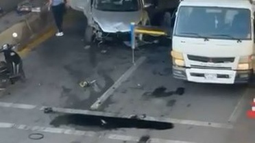 Etimesgut’ta 5 aracın karıştığı zincirleme kaza meydana geldi
