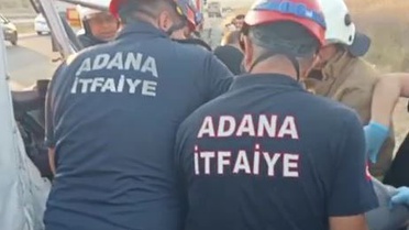 Kamyonet, TIR’a arkadan çarptı: 2 ölü