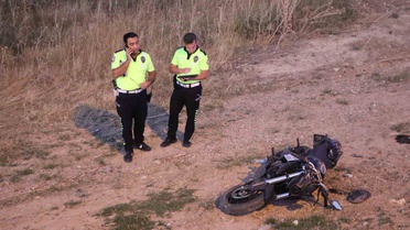 Karaman'da motosikletiyle şarampole devrilen 16 yaşındaki sürücü hastaneye kaldırıldı